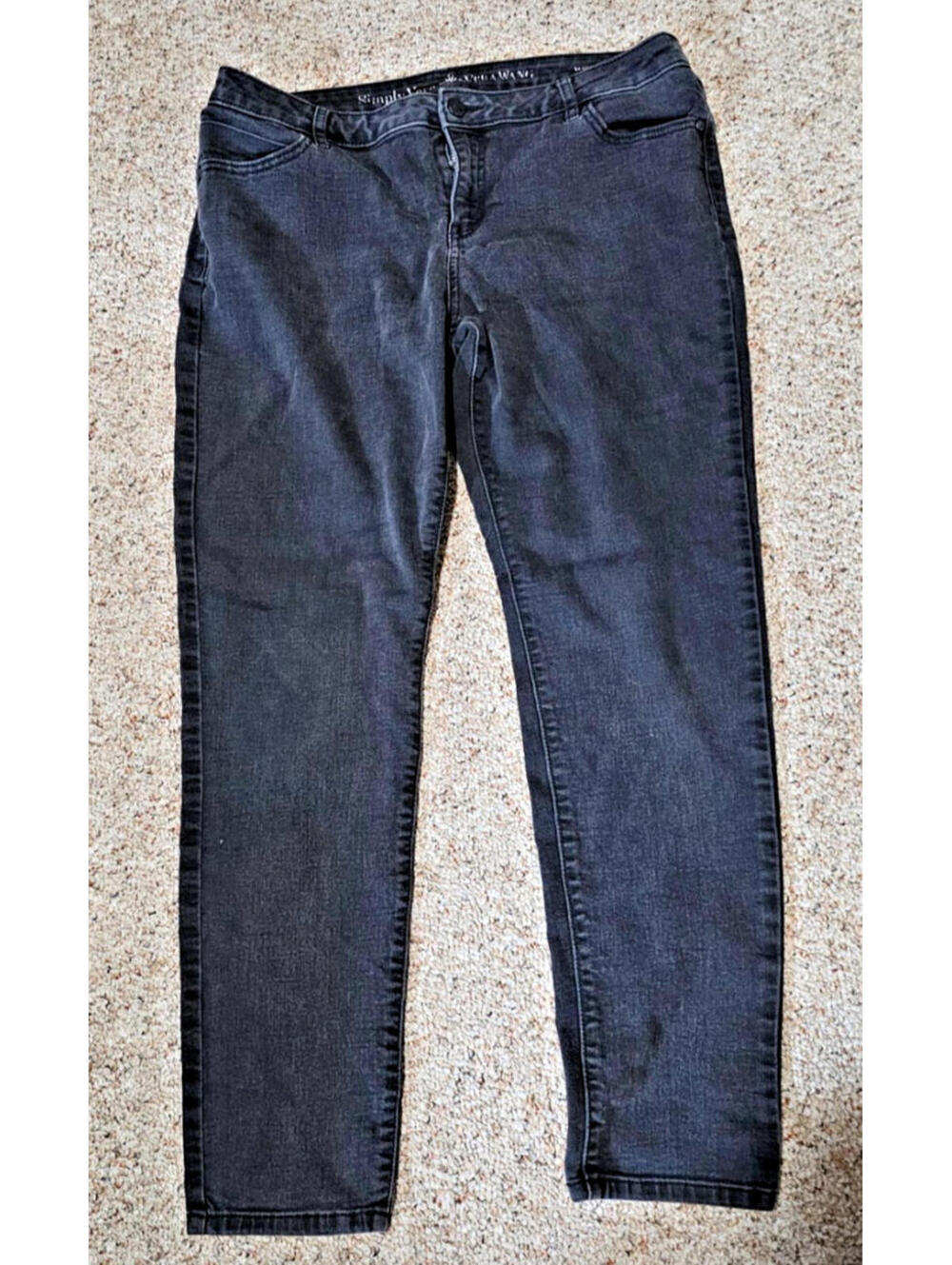 Simply Vera Vera Wang Jeans, Women's Size 12, Black Denim Skinny Mid Rise Jeans